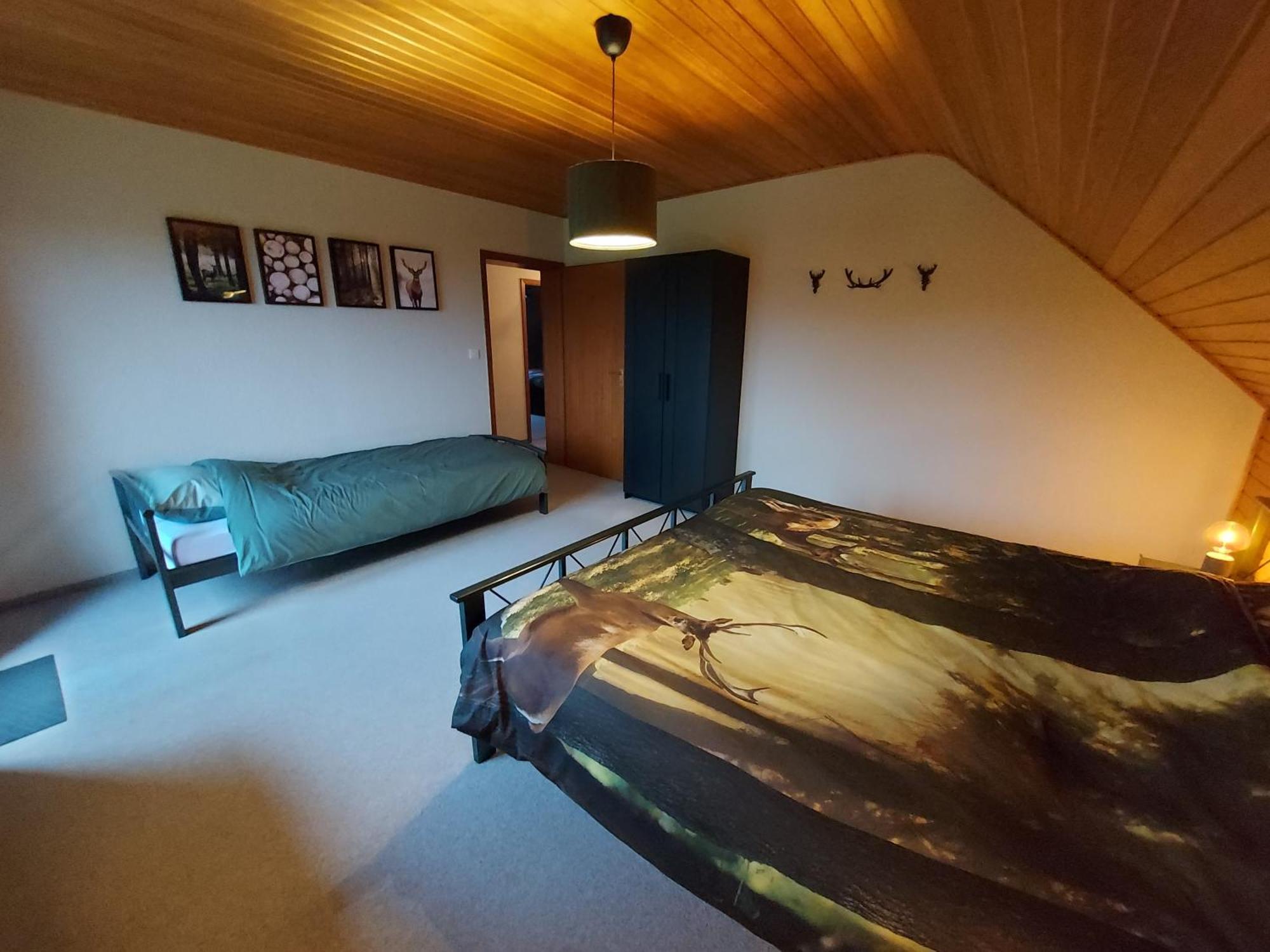 Ferienhaus Hescheld With Private Jacuzzi เฮลเลนธาล ภายนอก รูปภาพ