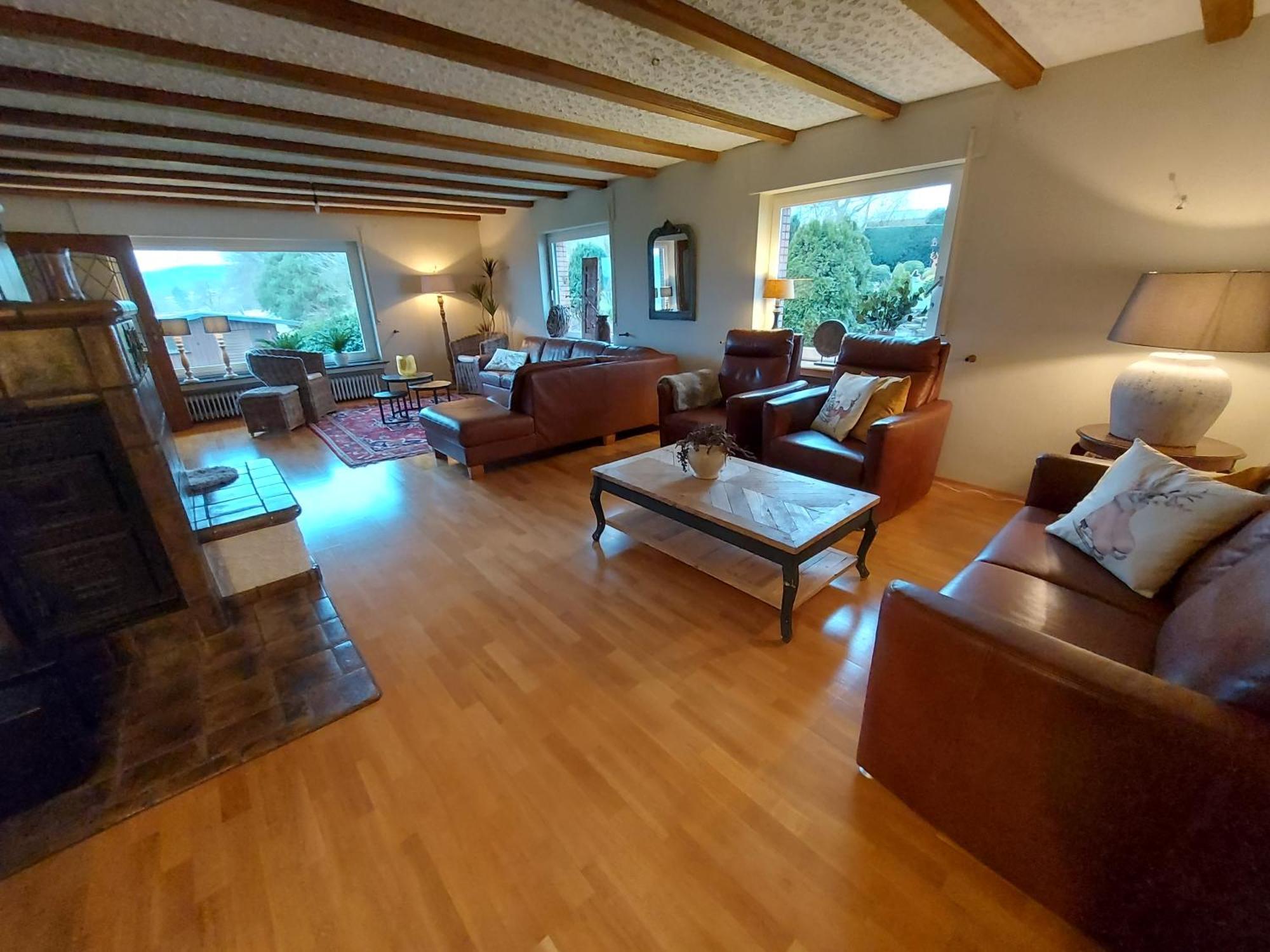 Ferienhaus Hescheld With Private Jacuzzi เฮลเลนธาล ภายนอก รูปภาพ