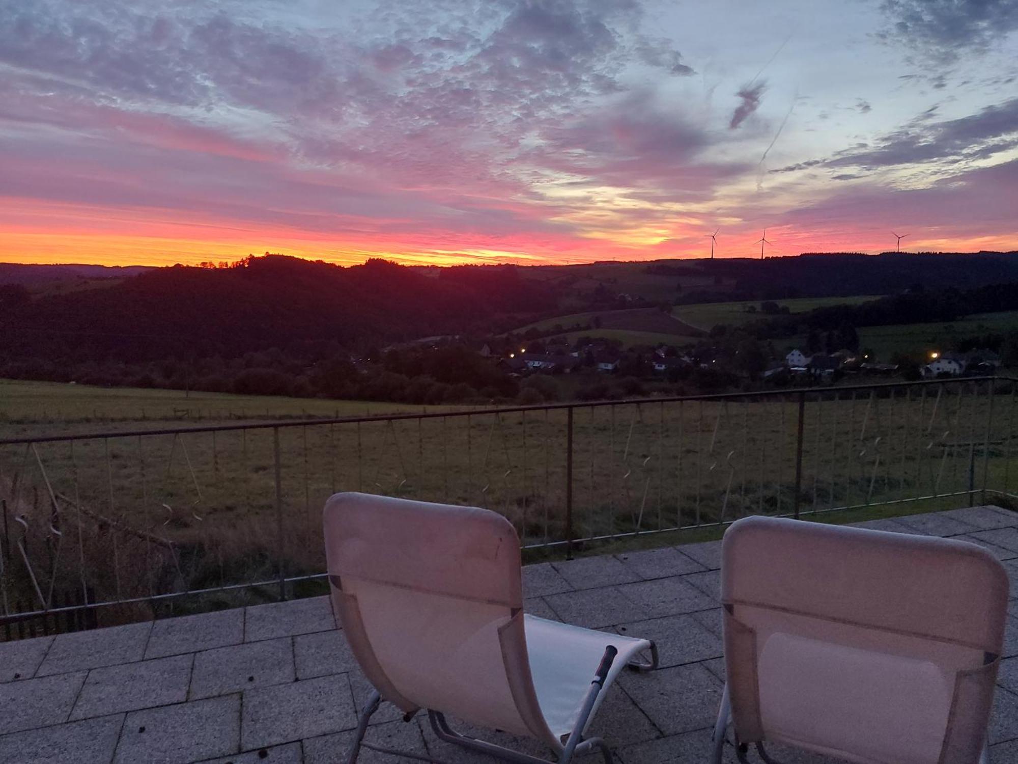 Ferienhaus Hescheld With Private Jacuzzi เฮลเลนธาล ภายนอก รูปภาพ