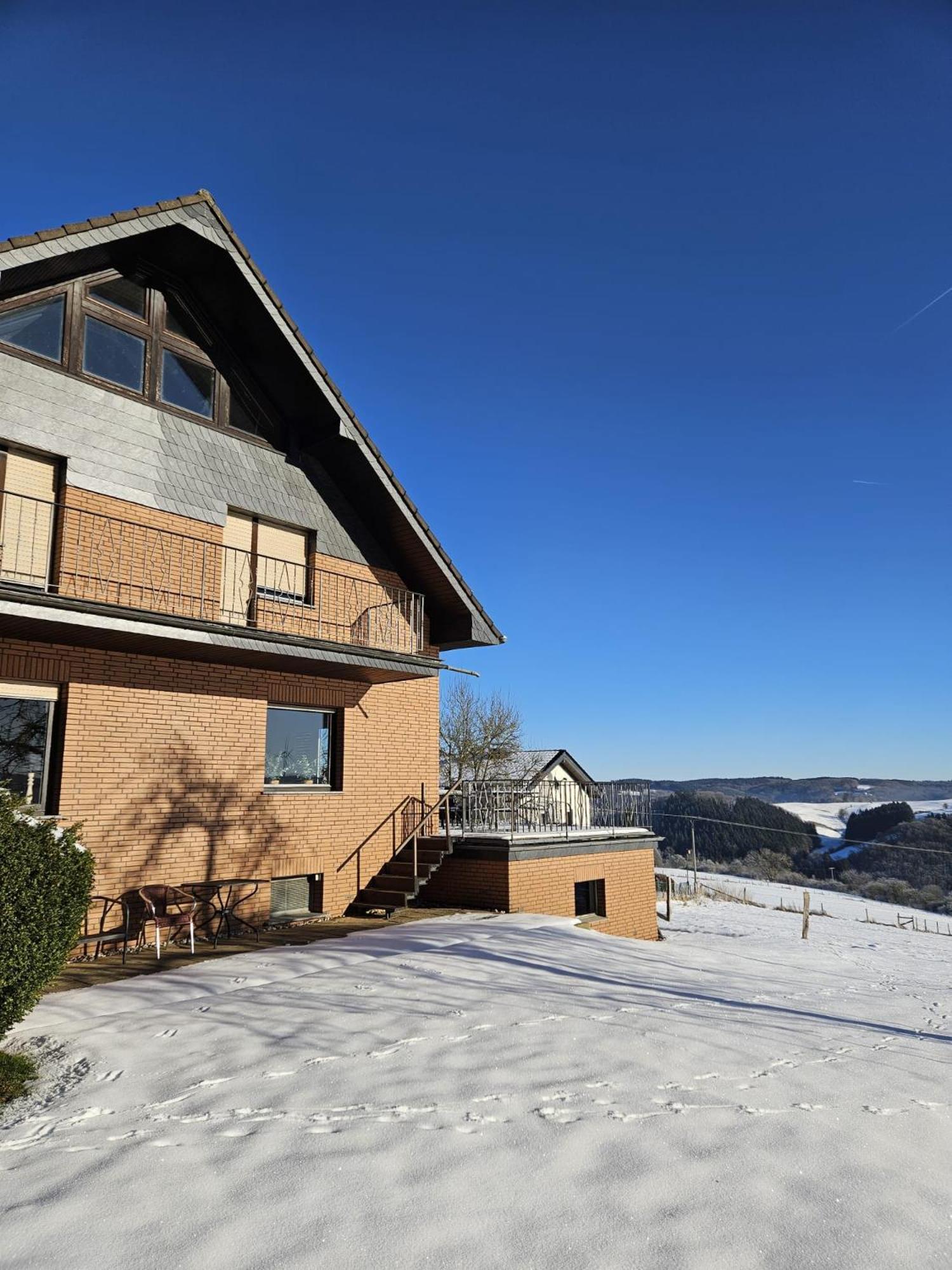 Ferienhaus Hescheld With Private Jacuzzi เฮลเลนธาล ภายนอก รูปภาพ